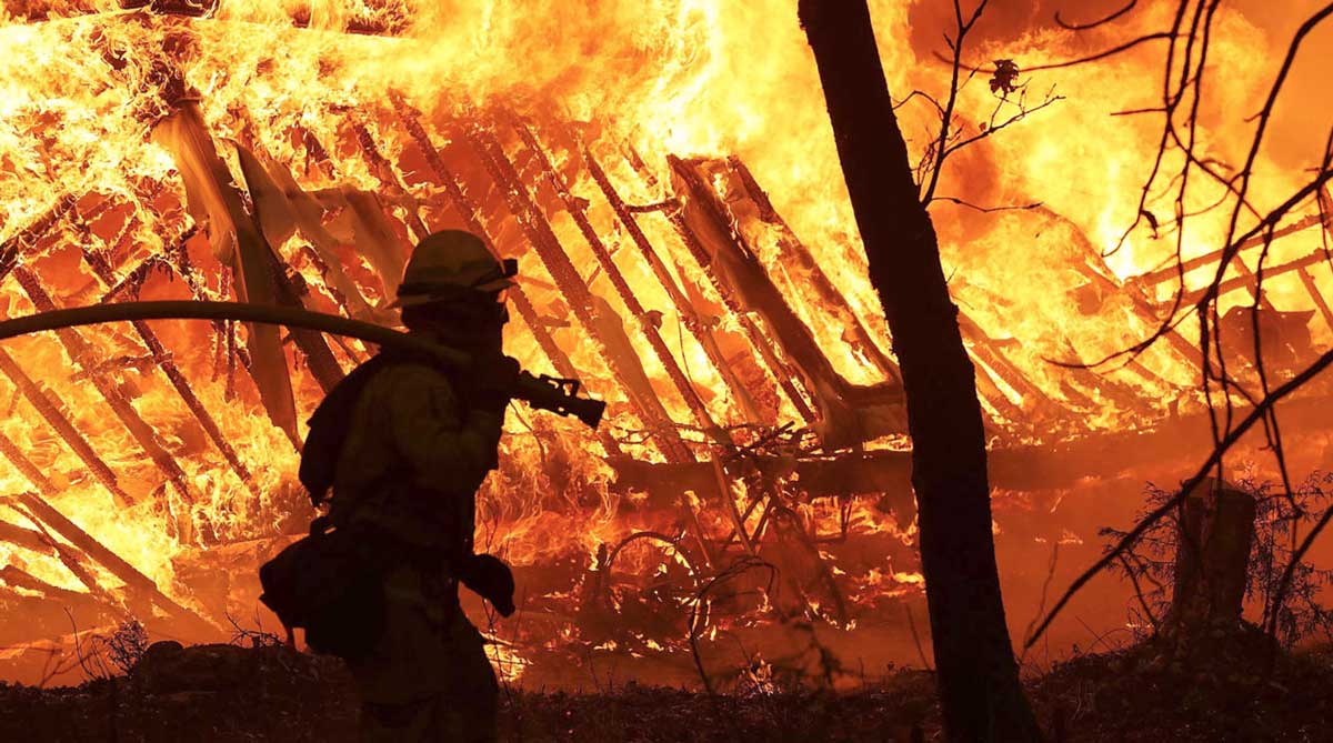 Лесные пожары в Калифорнии были одними из многих природных катастроф, поразивших сектор перестрахования.